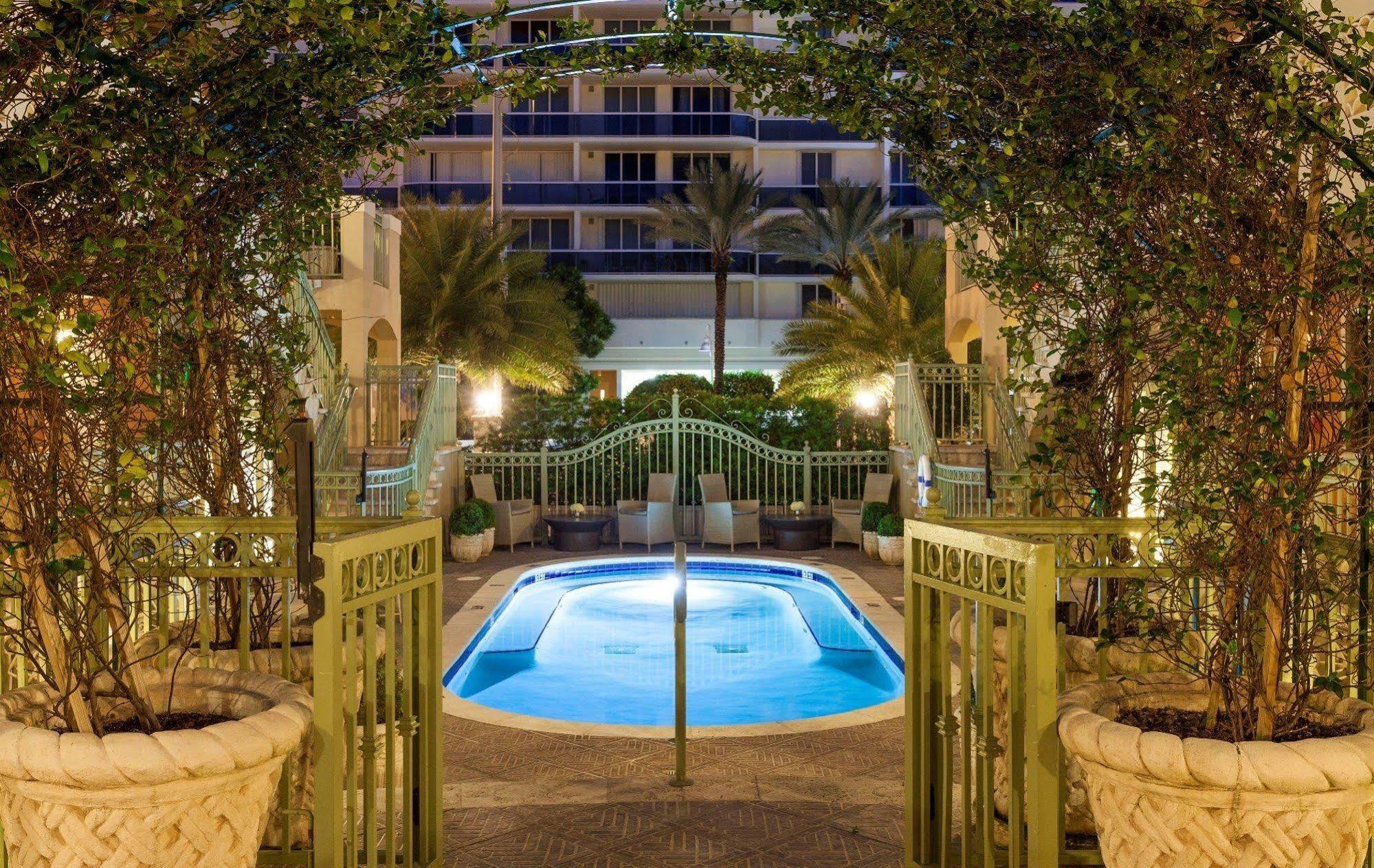 Sun Harbour Boutique Hotel Bal Harbour Exterior photo